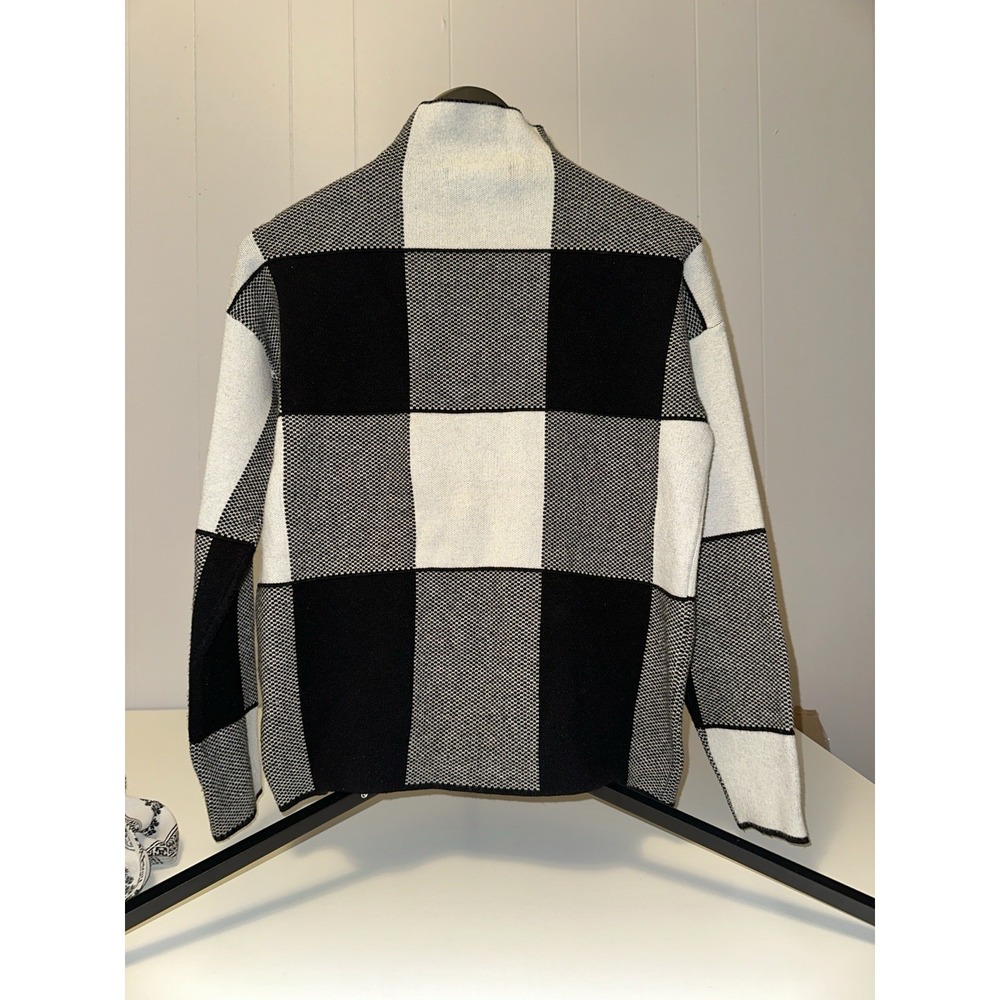 TAHARI Mock Neck Turtleneck Pullover Sweater White, Black Plaid Size S - Picture 1 of 4